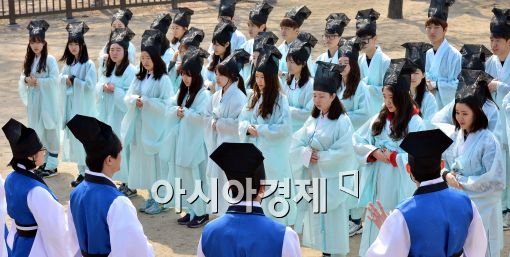 [포토]'반갑습니다 선배님'