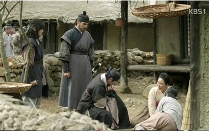 KBS 사극 '징비록'의 한 장면. 군역으로 고통받는 백성들의 참상을 전했다. 
