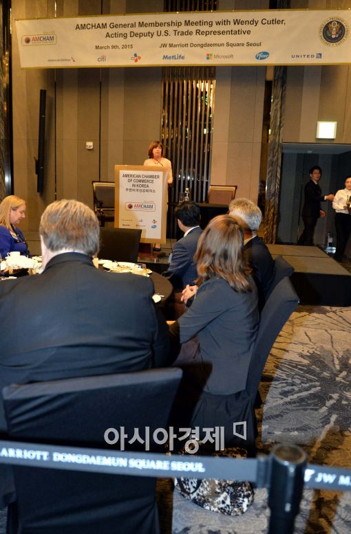 [포토]혹시라도…안전선 설치된 오찬장