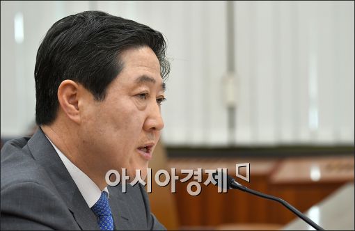 [포토]답변하는 유기준 후보자