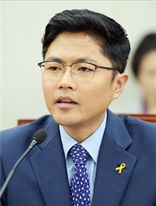 ‘필리버스터’ 김광진, 5시간32분 발언해 故김대중 기록 경신