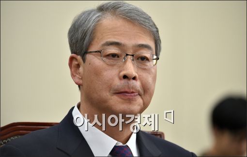 [포토]굳게 입다문 임종룡 후보자