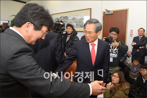 [포토]"회의하려 갑시다"