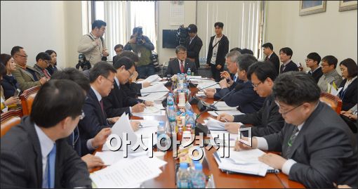 [포토]공무원연금 대타협기구, 중간합의문 발표 조율