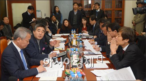 [포토]공무원연금 개혁 중간합의 막판 조율