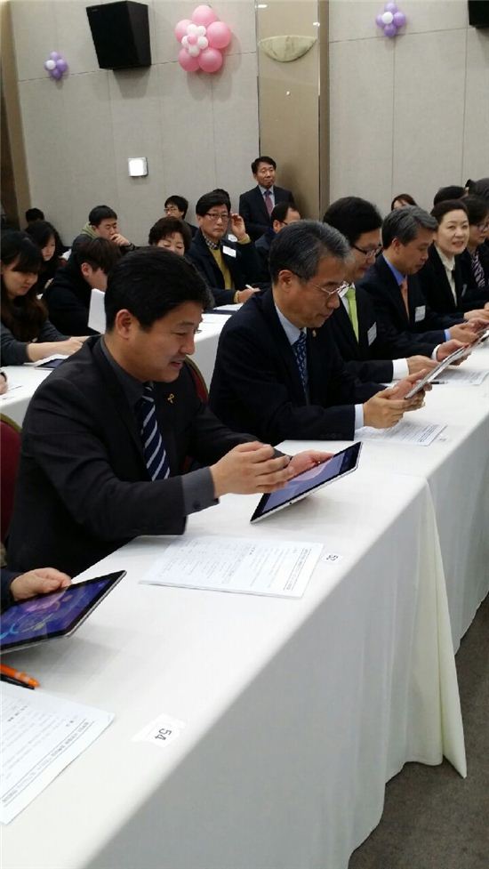 성북구민들 '길거리 금연' 결정...전자민주주의 실현 