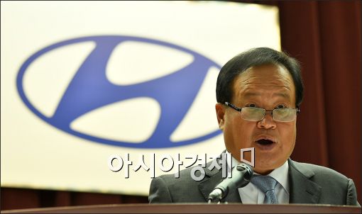 [포토]발언하는 김충호 현대차 사장