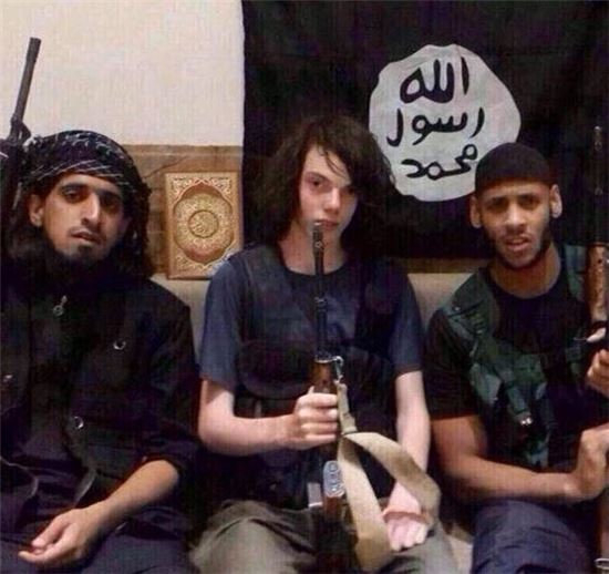 IS 가담 호주 10대 청소년, '자살 폭탄테러'로 사망…'IS 가담 이유보니'