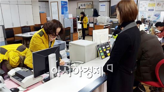 장흥군, 민원실 1시간 일찍 열고 2시간 연장근무한다