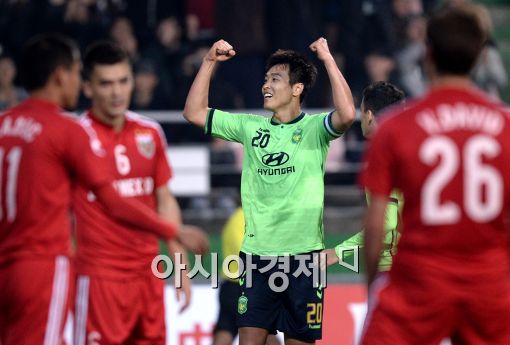 '이동국 멀티골' 전북, 빈즈엉에 3-0 승…ACL 조 선두
