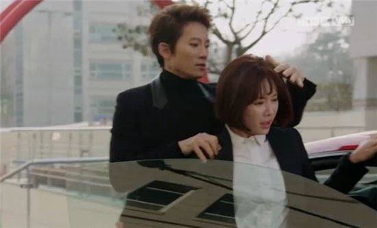 '킬미힐미' 지성, '매너손' 인증에 "정작 이보영은 모르더라" 투덜
