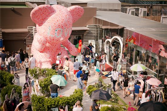 롯데百, 봄 맞이 올해 첫 영플라자 '플리마켓' 진행 