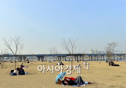 [포토]포근한 날씨와 파란 하늘