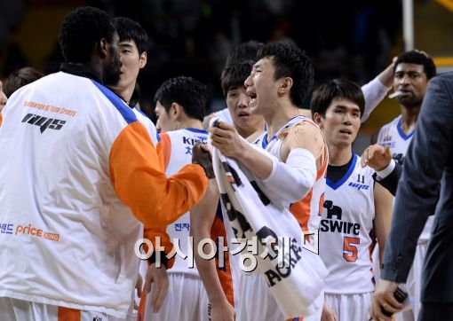 [포토]전자랜드 정영삼, '우리가 이겼어!'