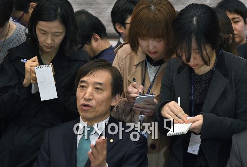 [포토]발언하는 이주열 한국은행 총재