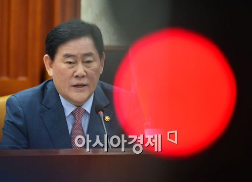 "이미 디플레다" vs "아니다"..한국 경제 어디로