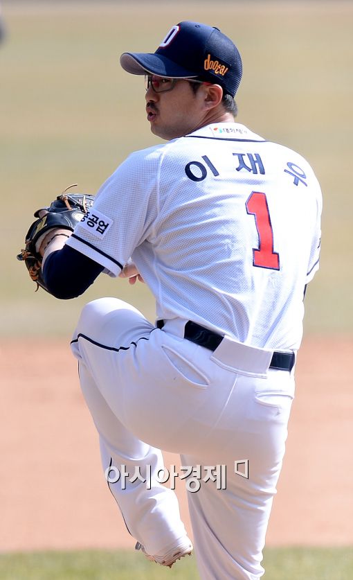 [포토]역투하는 두산 이재우