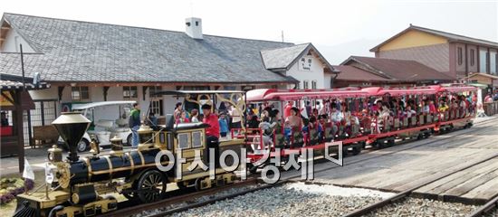 곡성 섬진강기차마을 ‘요술랜드’에  관광객 1만명 몰려~