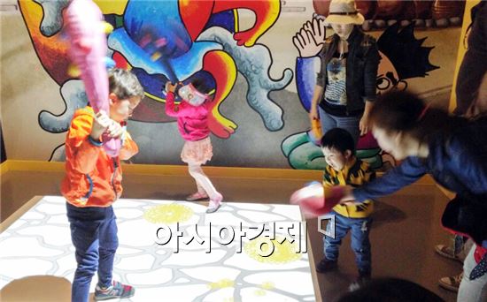 곡성 섬진강기차마을 ‘요술랜드’에  관광객 1만명 몰려~