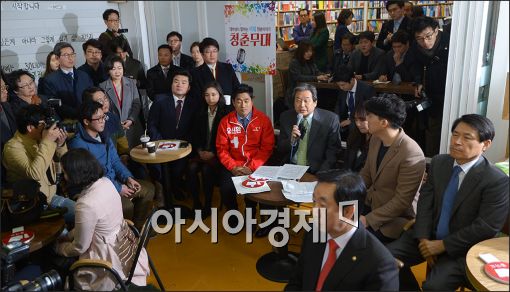 [포토]청년들 만나는 김무성 대표
