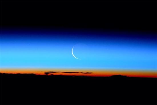 [스페이스]우주에서 보는 월출(月出)