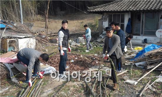 광주 제1전투비행단, 곡성관내 소외계층 찾아 자원봉사 실시