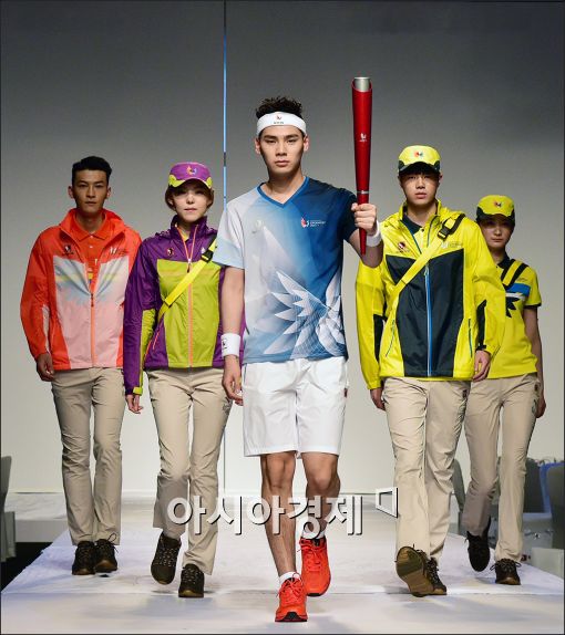 [포토]'광주U대회 유니폼 패션쇼'