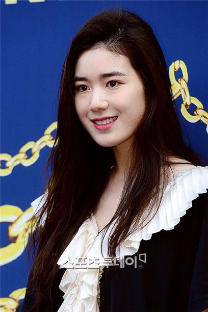 정은채, '강동원의 이상형' 보도에 "사실 아니다"