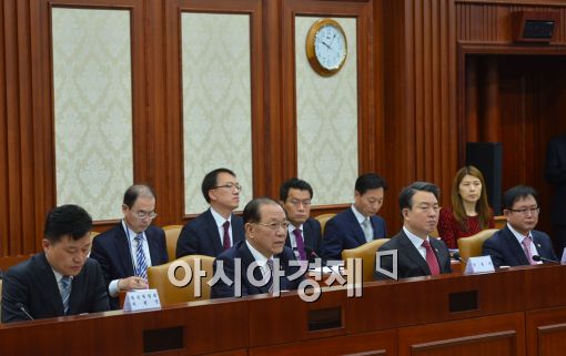 [포토]사회관계장관회의 '학교 밖 청소년 지원 종합대책' 논의 