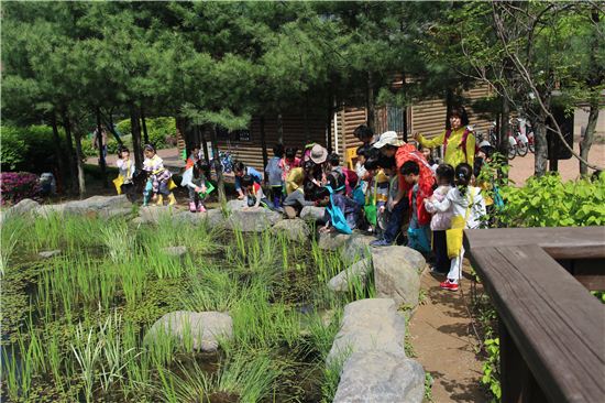 마포구, 성미산 등산로·상암근린공원서 생태체험교실 운영