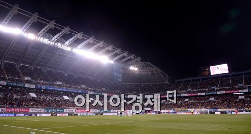 [포토]대전월드컵경기장 가득 메운 축구팬들