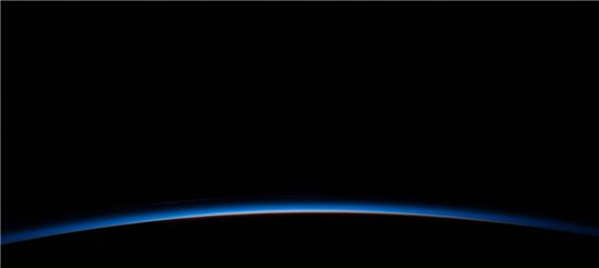 [스페이스]"아름답고 싱그러운 지구"