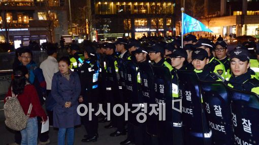 [포토]'가로막은 경찰들'