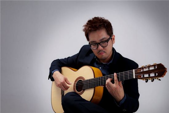 세종문화회관, 기타리스트 박주원과 함께하는 4월 '천원의 행복'