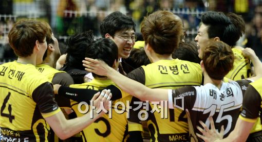 [포토]'우승' 김세진 감독, '너희들이 정말 최고다!'