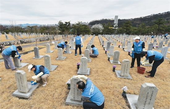 권오준 포스코 회장 "어렵지만 열심히 하겠다"(종합)