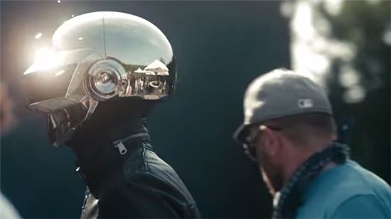 다프트펑크 할아버지가 와도…'무료'는 못 이깁니다