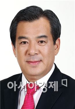 유근기 곡성군수