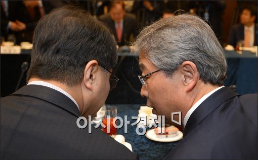 [포토]귓속말 나누는 임종룡·진웅섭