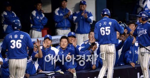 [포토]구자욱, '선제 투런 홈런'