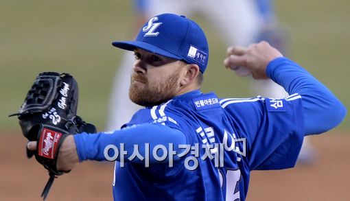 [포토]삼성 선발 클로이드의 역투