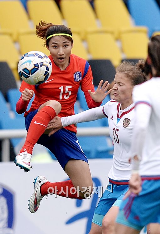 [포토]여민지, '태권 축구 놀랍지?'