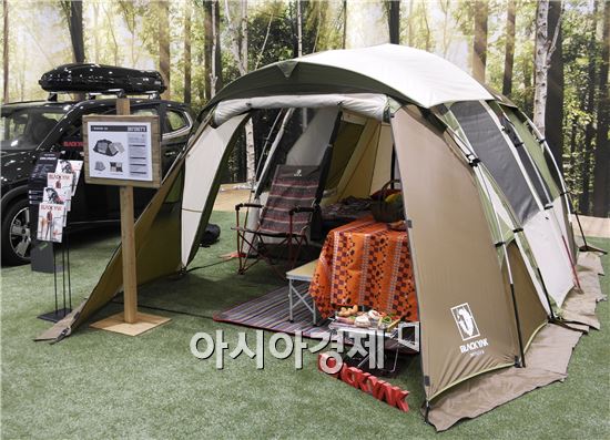 車 오르는 아웃도어 업체들