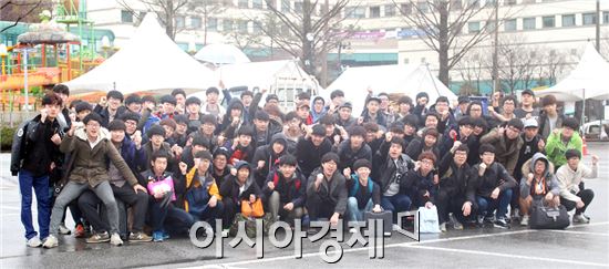 호남대 전자공학과는 (주)오이솔루션과 장학기금 약정 체결을 했다.