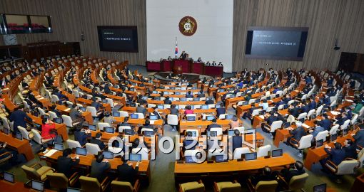 국회 대정부질문 마지막 날…'국회법'·'야당수사' 쟁점
