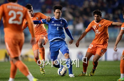 [포토]오범석, '외로운 공격'