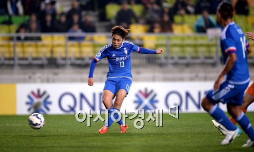 [포토]서정진, '추가골 슈팅'