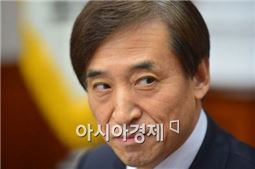 [포토]이주열 총재, '또 한 번?'