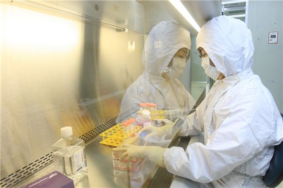 '연봉 2억' 집착, 수십조 놓치는 한국 의사들…의사과학자 시대 온다[과학을읽다]