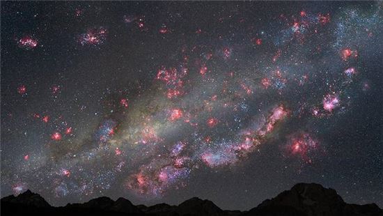 ▲100억년 전 은하수에는 수많은 별들이 태어나고 있었다.[사진제공=NASA]
